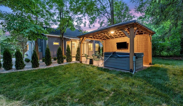 Hot Tub & Fireplace/12min to Horse Park/30 Min to Ark
