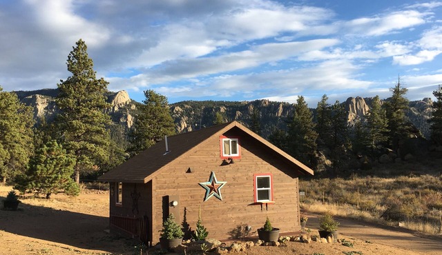 Hot Tub for Stargazing! Peaceful Totally Remodeled Studio! Excellent Location!