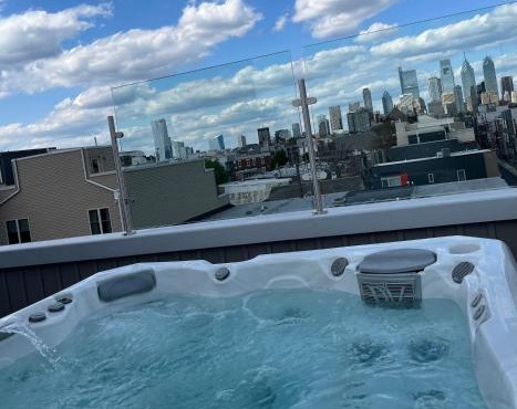 Hot Tub Four Seasons