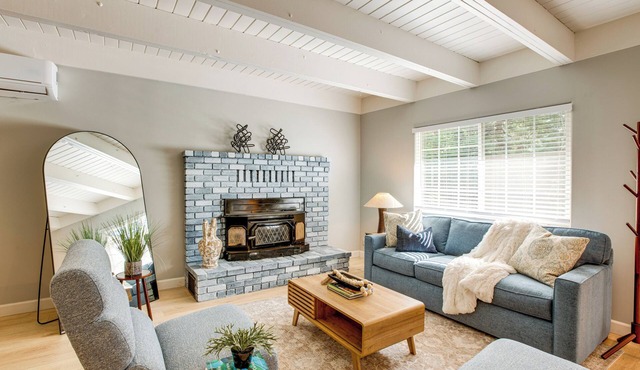 Hot Tub & Game Room: Luxe Cabin, Day Trip to Tahoe