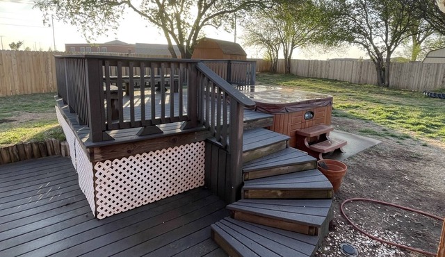 Hot Tub & Game Room 3b/r 2.5b/r! Ultimate Getaway!