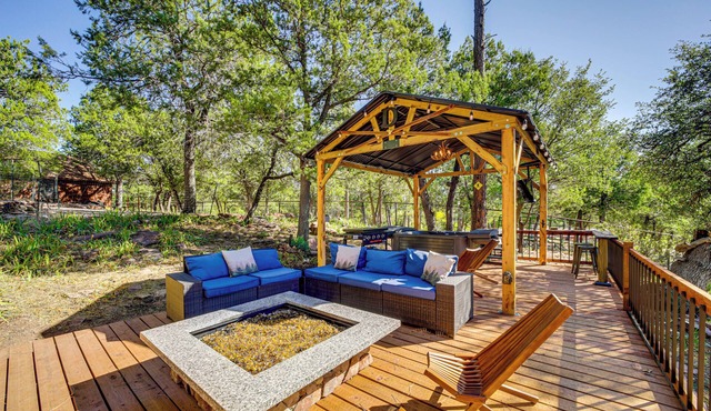 Hot Tub, Game Room: Dog-Friendly Pine Cabin!