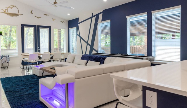 Hot Tub. Game Room. Fire Pit. Lake Access & More!