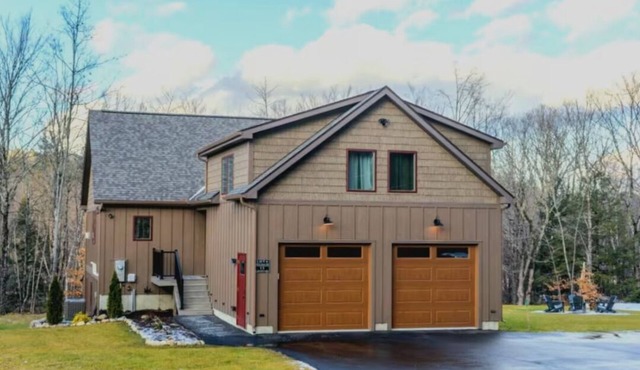 Hot Tub, Game Room, Fire Pit, Hiking and Cozy home in wonderful Bartlett