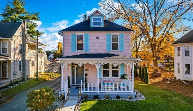 Hot Tub, Game Room, Near Hershey, Candy Theme, Unique