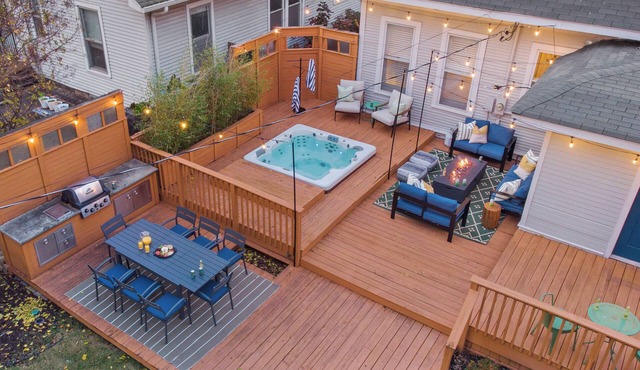 Hot Tub & Game Room~ Private Cooper-Young Bungalow