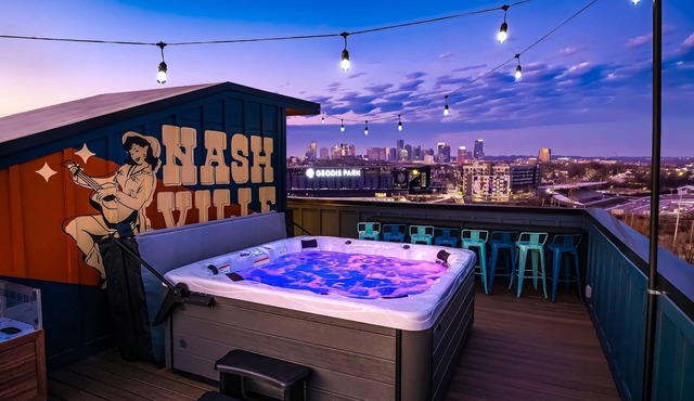 Hot Tub Game Room Rooftop Downtown Nashville