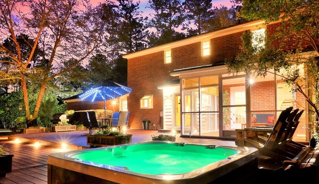 Hot Tub⛳️GameRoom🏌️‍♂️Large Backyard