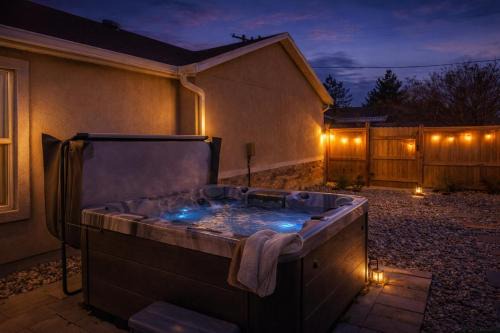 Hot Tub Getaway and Quiet Home Near Downtown SLC