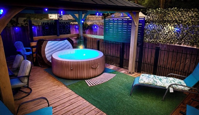 Hot Tub Glow Hill Home Near KY Horse Park, Ark and Rupp Arena