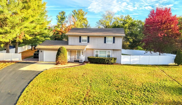 Hot Tub/Golfing/King Bed @ The Hemlock