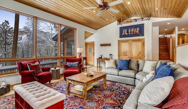 Hot Tub, Great Deck, Hiking/Fishing Close!