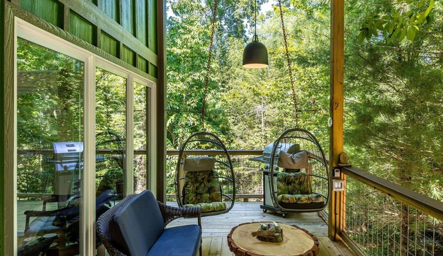 Hot Tub | Handcrafted 1BR Treehouse Inspired Bungalow | Lookout Mountain | Romantic Getaway