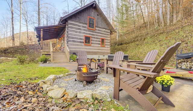 Hot Tub Haven! Mtn-View Home 13 Mi to Bryson City!