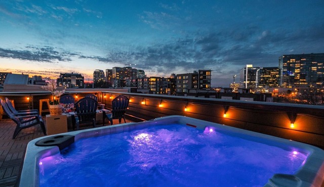 ♨️🌃 Hot Tub Heaven A, B, C&D @ The Gulch