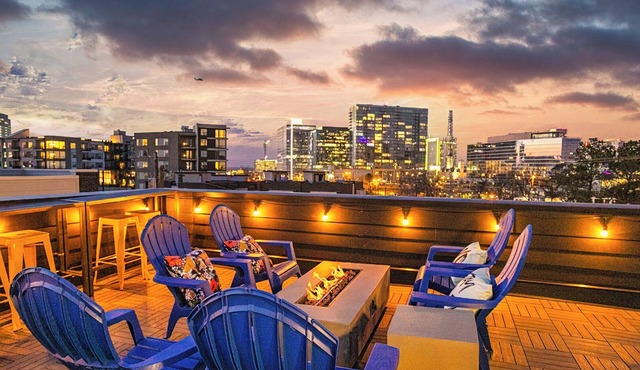 ♨️🌃 Hot Tub Heaven C&D @ The Gulch