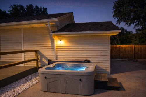 Hot Tub Hideaway by Timber Oaks Vacation Rentals