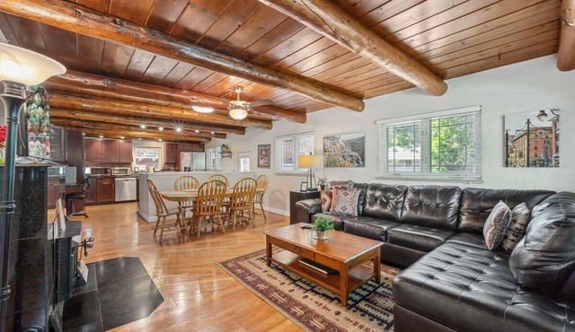 Hot Tub Hideaway w/Pickleball & Game Room