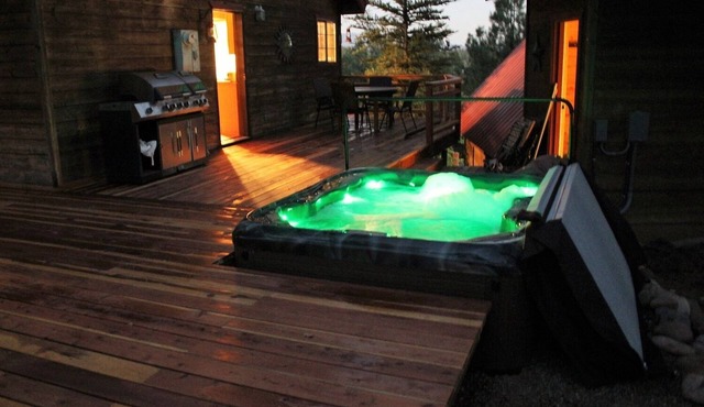 Hot Tub, Hike, Fish, Ride, Eat, Drink or just relax in the Spa