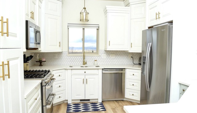 Hot Tub Home~5 Bdrms~Gym~Media & Game Room