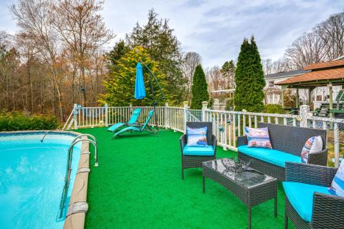 Hot Tub, Home Gym, Decks! Retreat 9 Mi to Mt Airy