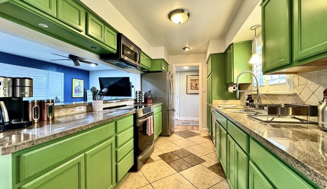 Hot Tub · Huge Fenced Yard · EV Charger · 10 Min to Downtown Sac