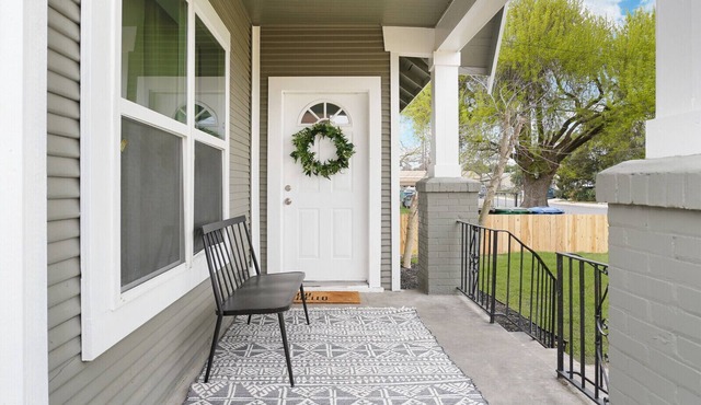 Hot Tub - Jacuzzi - Hays Hideaway - Pet Friendly