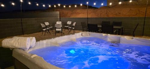 Hot Tub, Kayaks, Game Room, Boat Parking, Fire Pit, King, WD