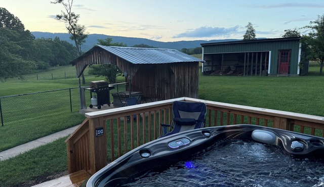 HOT TUB-King Beds-Farm Stay- Firepit-Mountain views under Blue Ridge Parkway