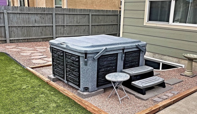 Hot Tub, King Beds, Pet Friendly Close to I25