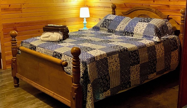 Hot tub, Kitchen, Charcoal Grill, Hocking Hills, Buckeye Lake, Legend Valley