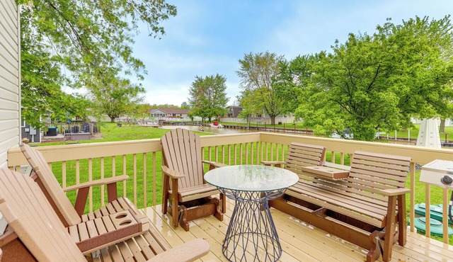 Hot Tub, Lake Access, & Dock: Port Clinton Retreat