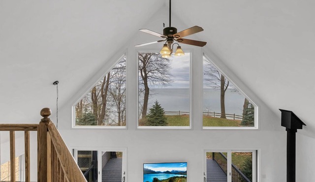 HOT TUB | Lake Front | Lavender Home