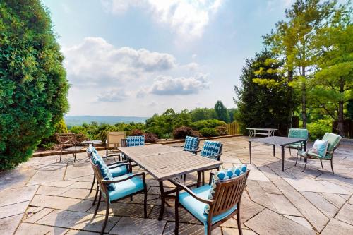 Hot Tub, Lake Monroe Views! 22-Acre Outdoor Oasis