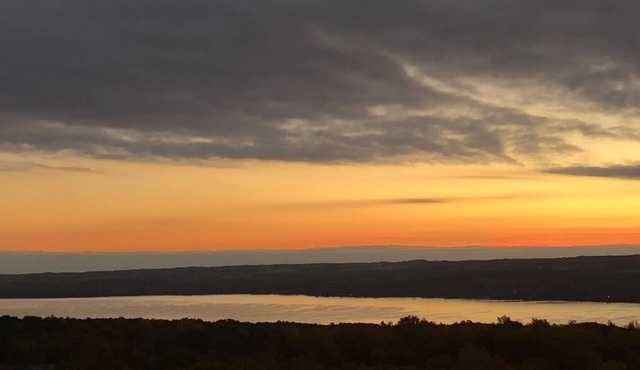 Hot Tub. Lake Views. Wine Country & Golf. Your Canandaigua Escape Awaits!