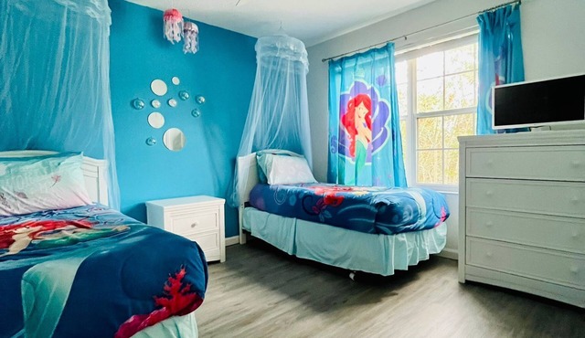 Hot Tub. Little Mermaid and Harry Potter Theme. Closest To Disney Private Pool