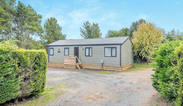 Hot Tub Lodge 3 Pet Friendly