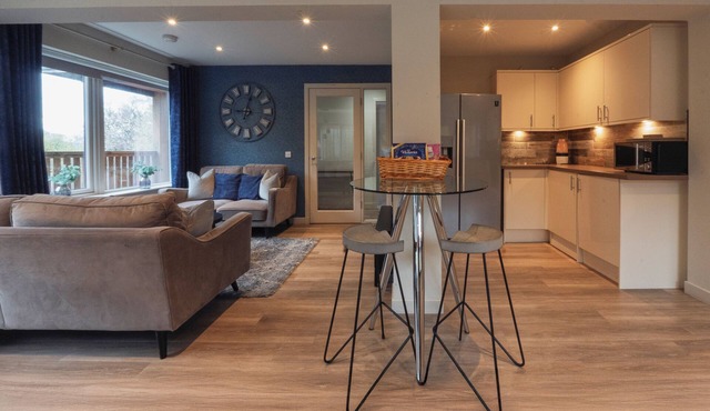 Hot tub lodge with stunning view