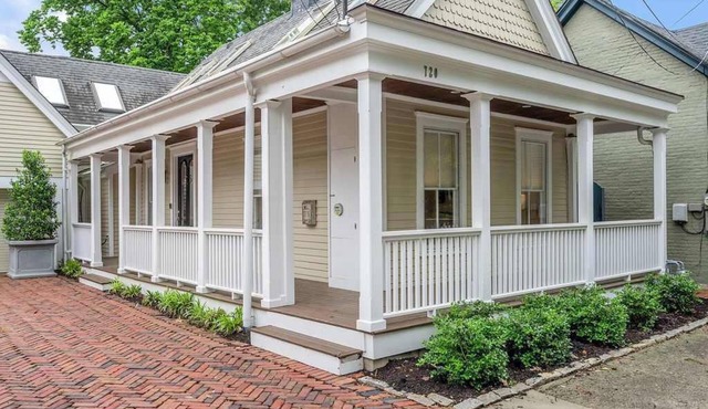 Hot Tub | Luxury | Patio | Fire Pit | Downtown