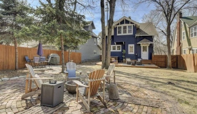 Hot Tub | Midtown Omaha | Fire Pit | Close to Zoo