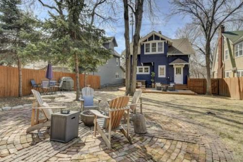 Hot Tub Midtown Omaha Fire Pit Close to Zoo