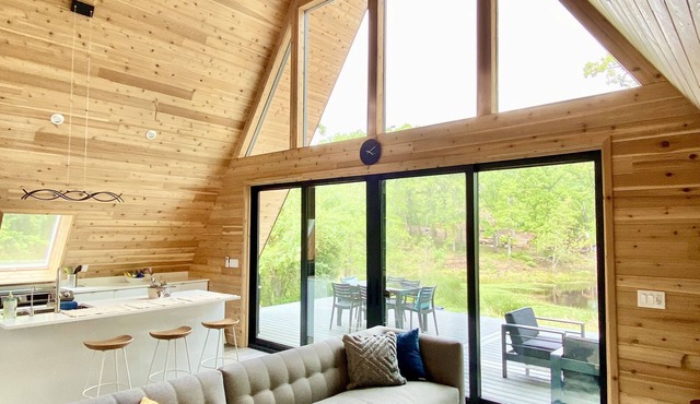 Hot tub! Modern A-Frame Cabin, Cedar Creek Lake