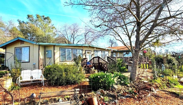 Hot Tub, Modern Farmhouse, Avian activity & Lake View Retreat in Shingle Springs