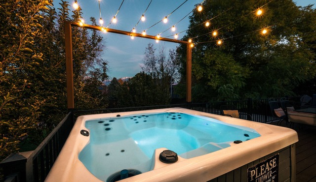 Hot tub!Mountain View! 20 min to Salt Lake! Ski resorts 🎿