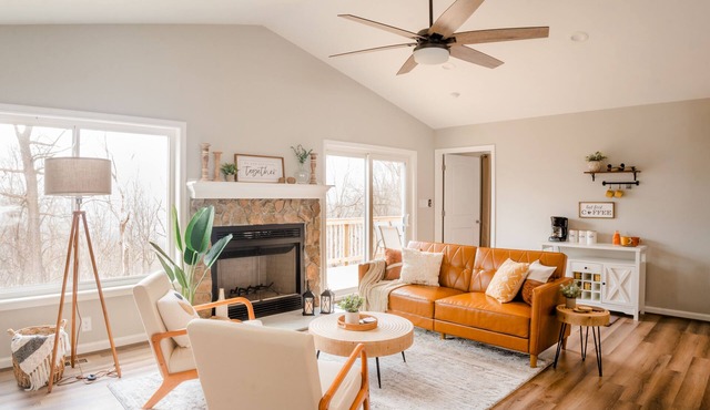 Hot Tub Mountain View Dog Friendly Modern Chalet