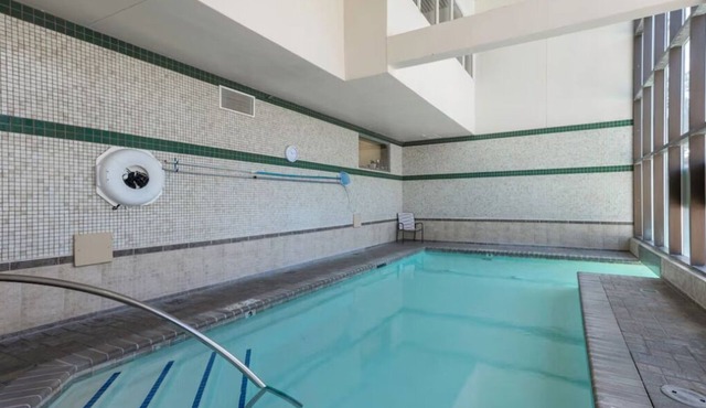 Hot Tub Nights & Arcade Days in a Villa Made for Family Fun l 2 Rooms w/Kitchen