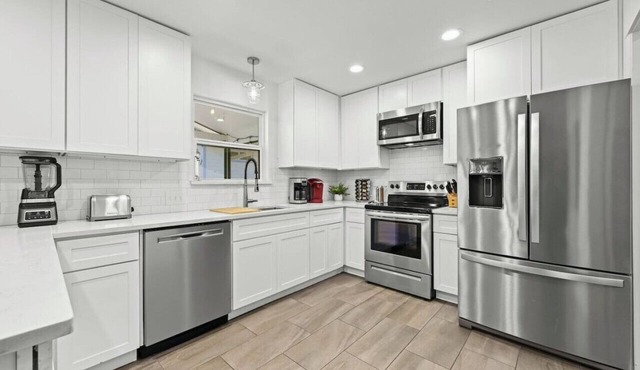 Hot Tub|Office|3BRs|Private Yard|Pets Welcome