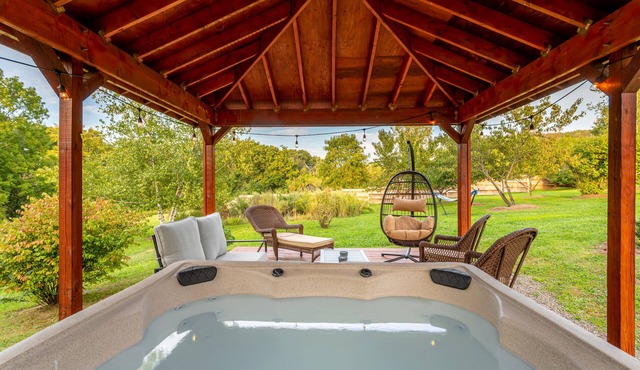 Hot Tub Open | Fireplace | Fire Pit | Game Room