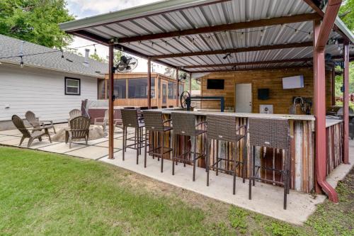 Hot Tub + Outdoor Kitchen: Stylish Home in Bryan