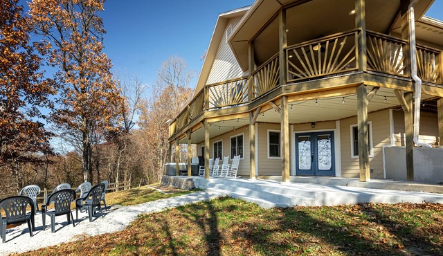 Hot Tub Overlooking Sunset Ridge | Sleeps 6